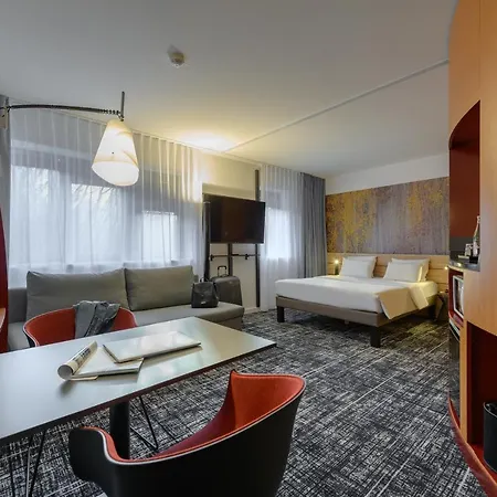 Hotel Novotel Parkstadt Schwabing 4*