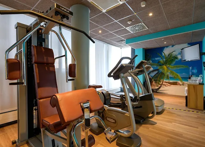 Отель Novotel Parkstadt Schwabing Мюнхен