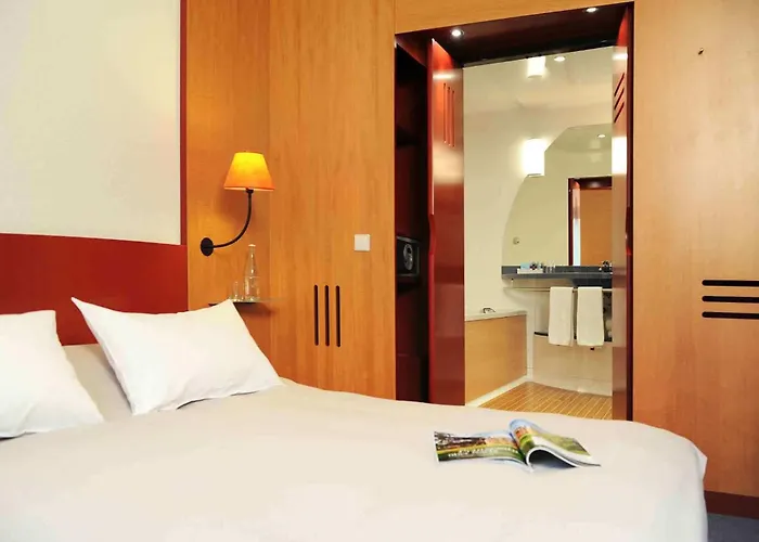 Отель Novotel Parkstadt Schwabing
